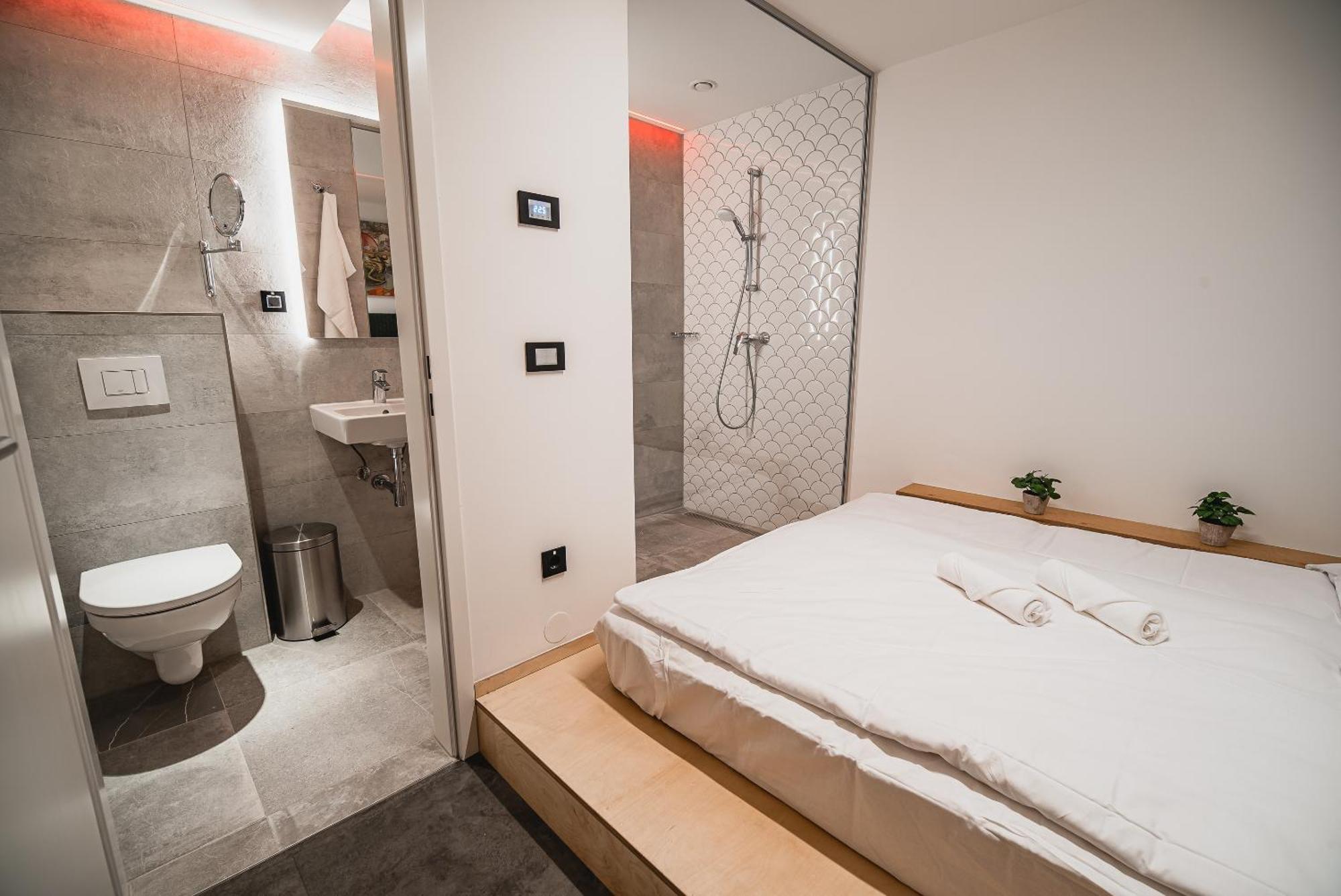 Dragons Dream Hostel Ljubljana Phòng bức ảnh