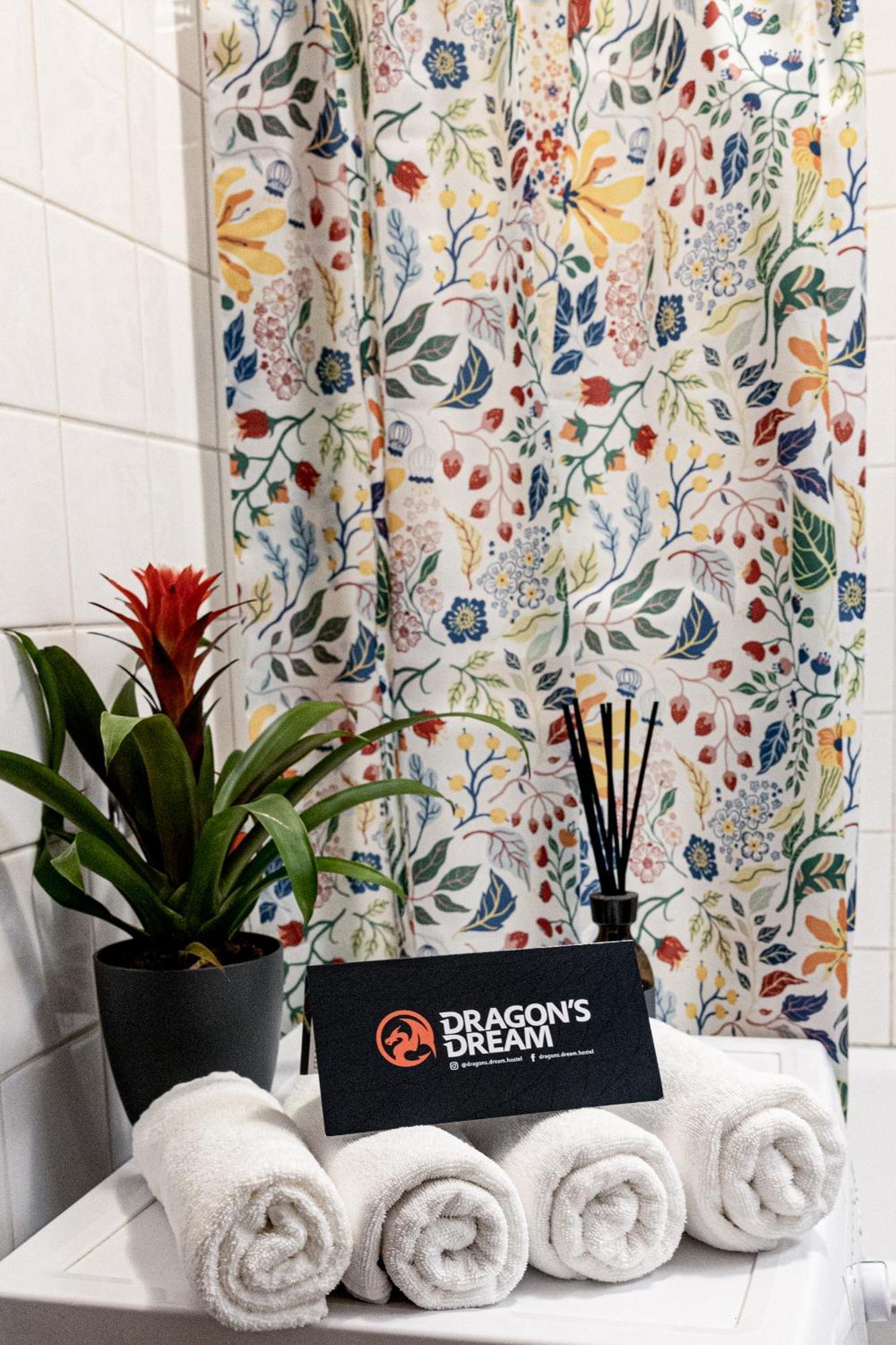 Dragons Dream Hostel Ljubljana Ngoại thất bức ảnh